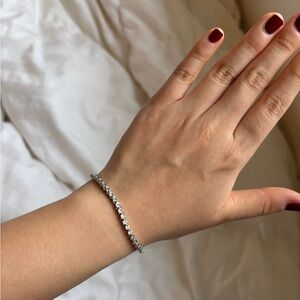 Diamond tennis bracelet